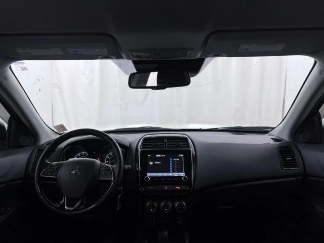 Used 2024  Mitsubishi 2.0 LE image 29