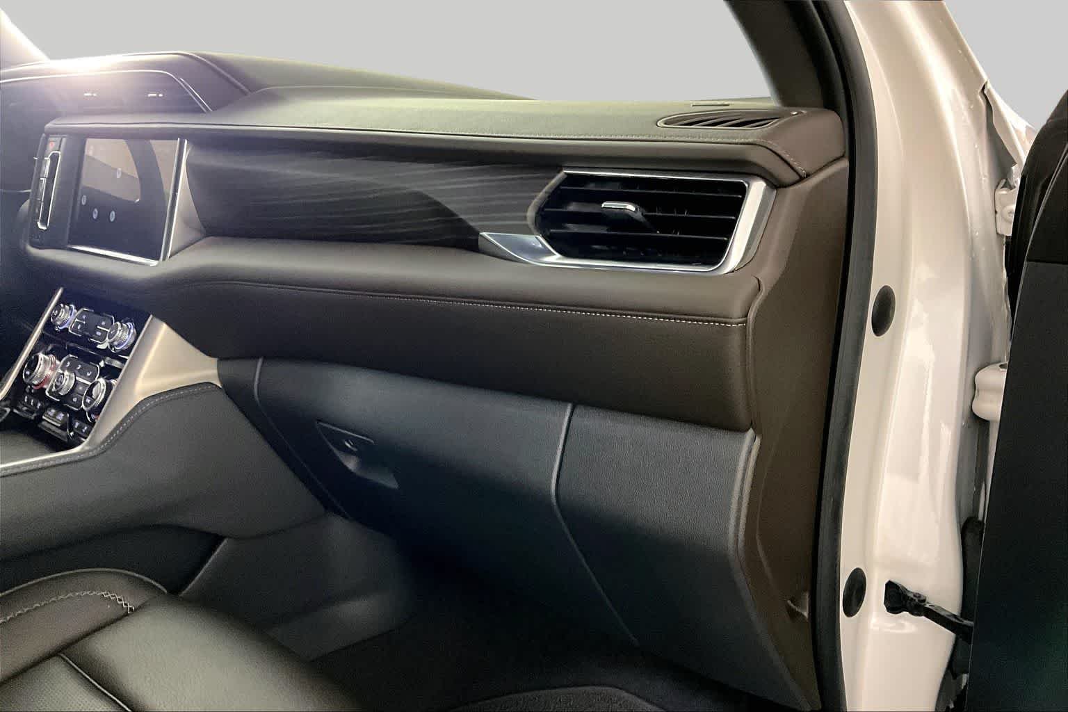 2022 GMC Yukon XL Denali - Photo 18