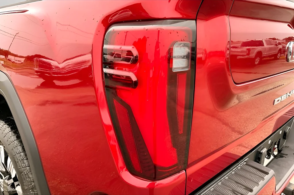 Used 2024 Red GMC Denali image 19