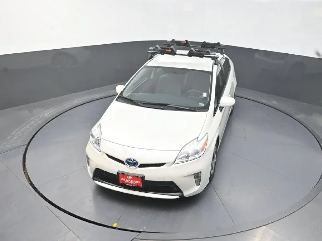 Used 2013 White Toyota Two image 24