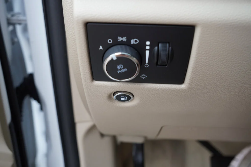 Certified Used 2021 White Jeep Overland image 27