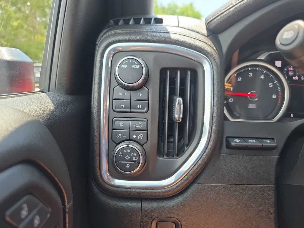 Used 2023 Red Chevrolet High Country image 25