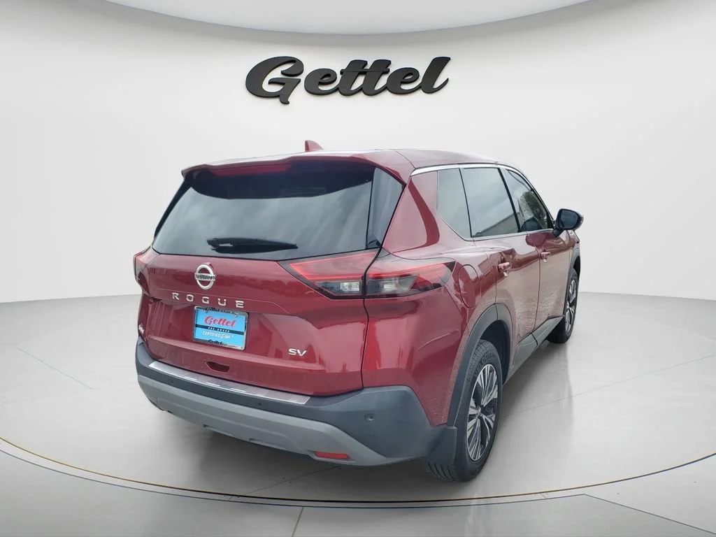 Used 2021 Red Nissan SV FWD image 3