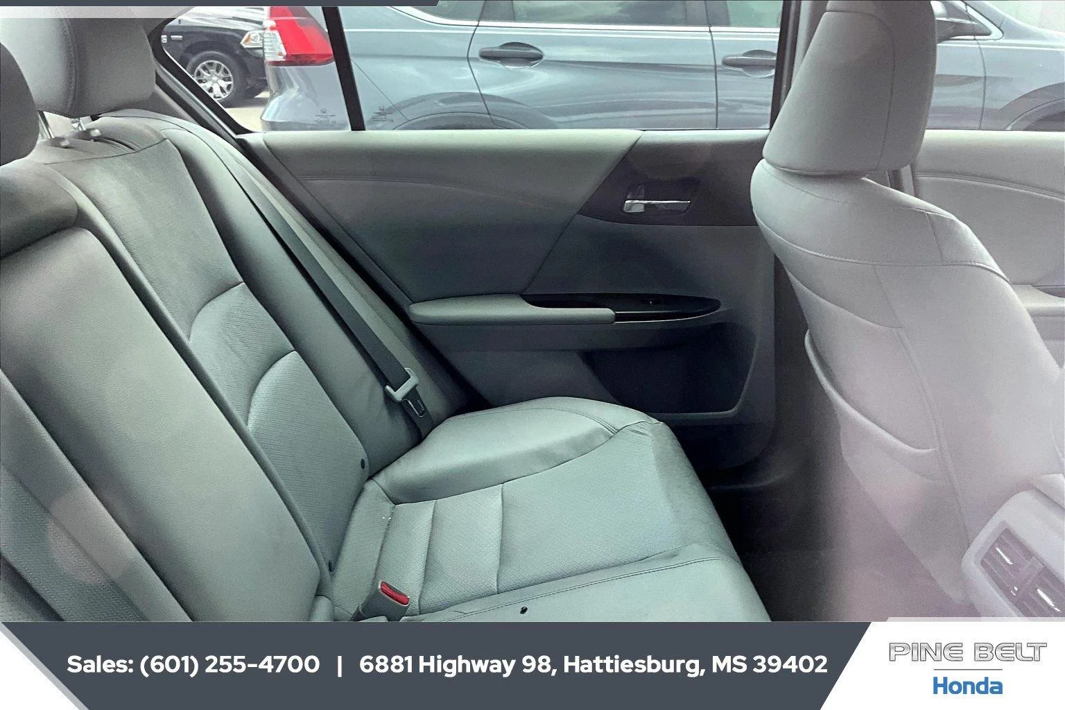 Used 2016 Lunar Silver Metallic Honda EX-L image 3