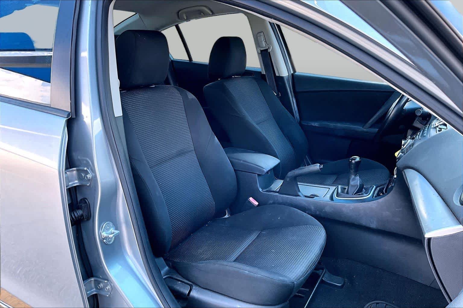 Used 2013 Liquid Silver Metallic Mazda i Sport image 9
