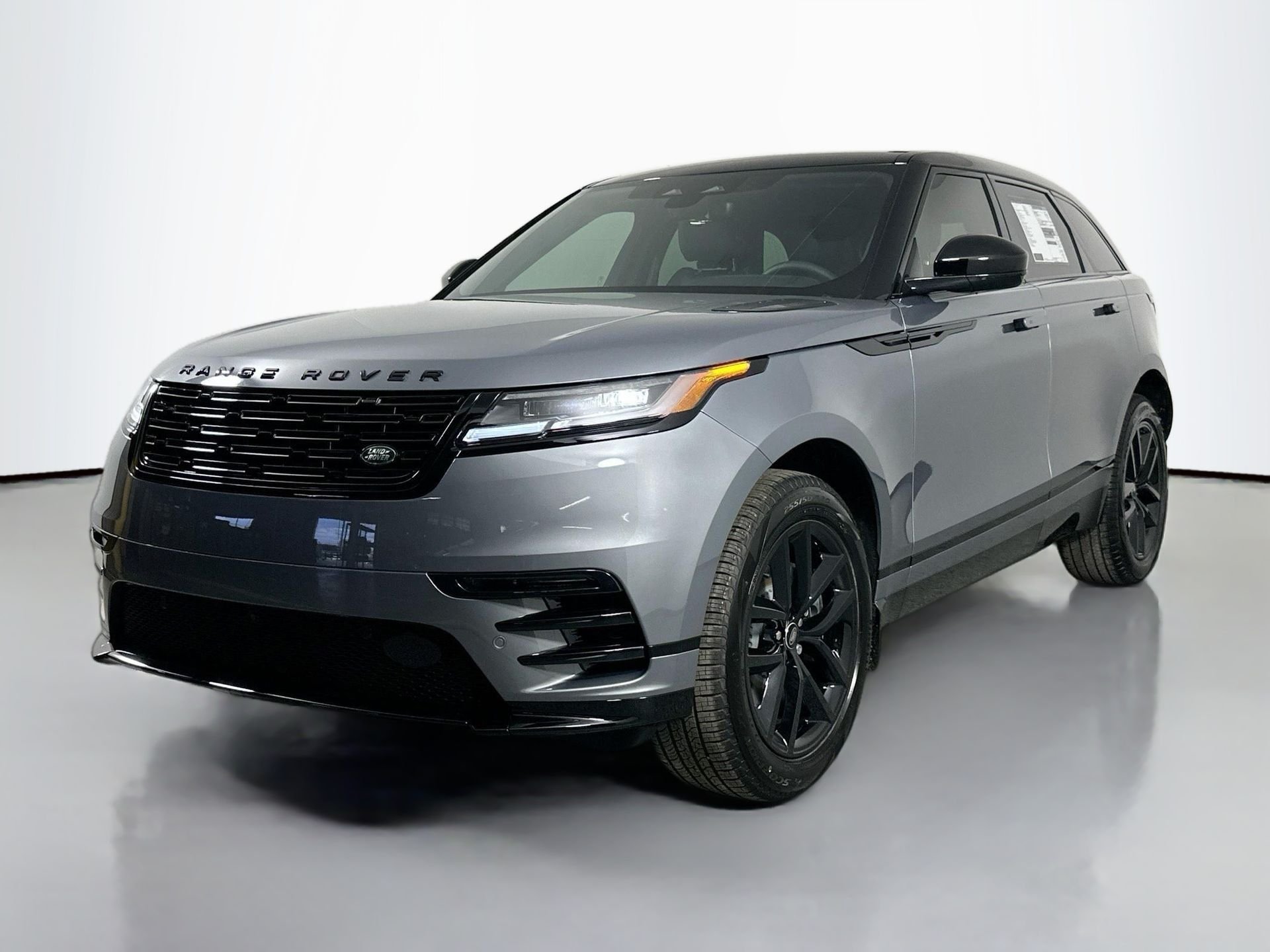 2025 Land Rover Range Rover Velar Dynamic SE