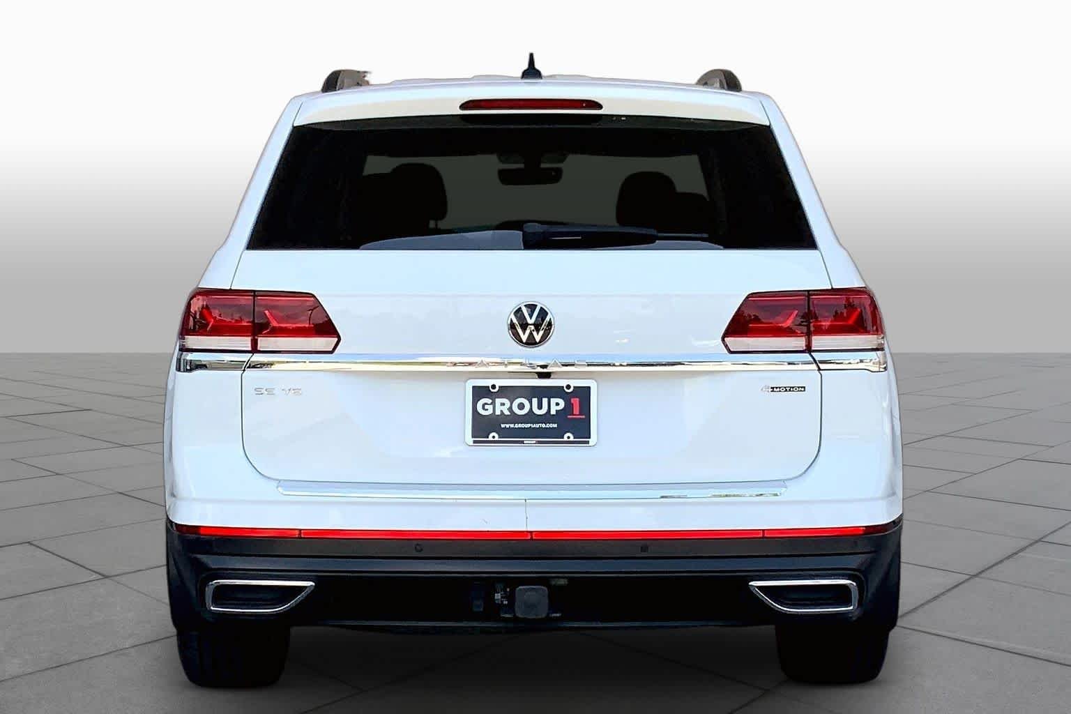 Used 2023 Pure White Volkswagen 3.6L V6 SE w/Technology image 5