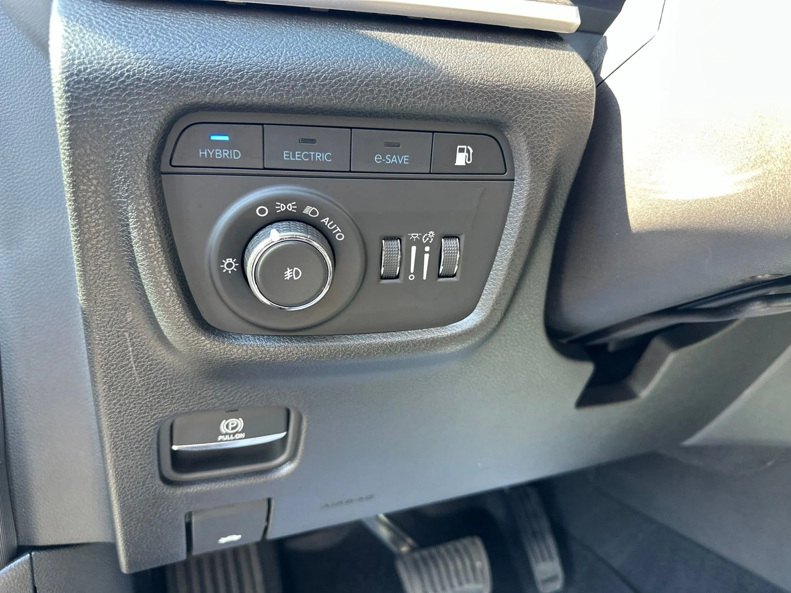 Used 2022 White Jeep 4xe image 15