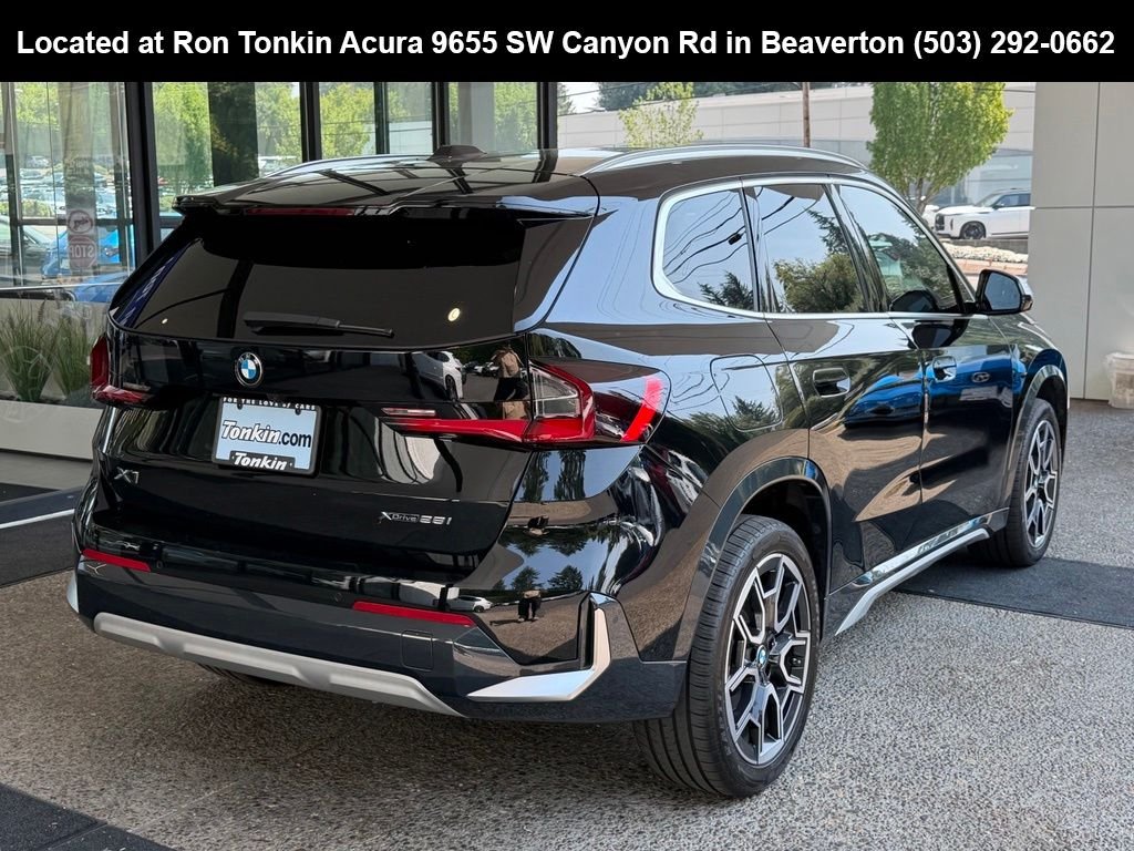 Used 2023 Jet Black BMW xDrive28i image 7
