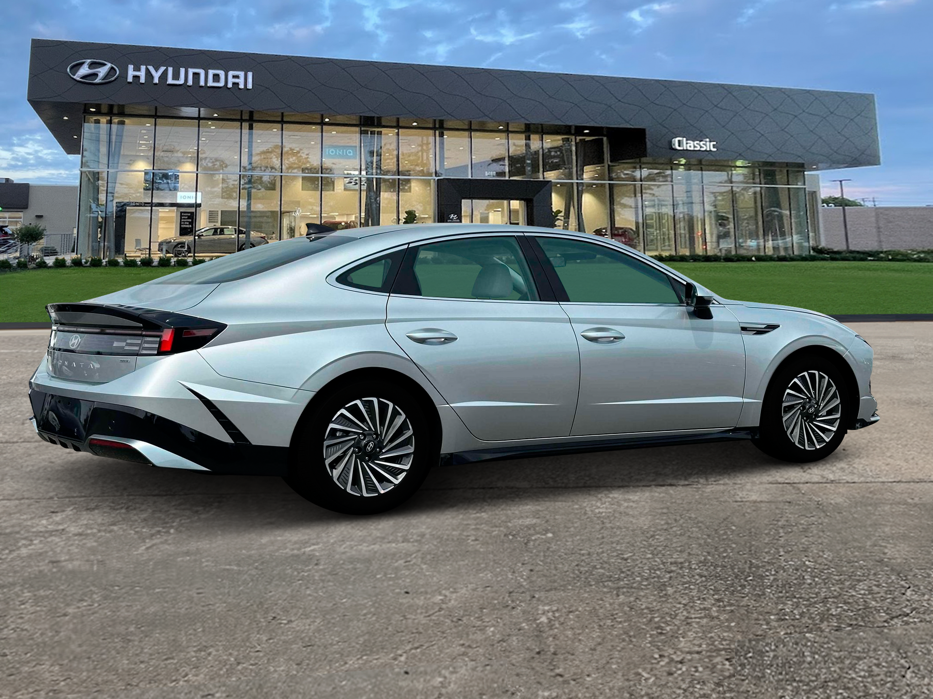 Used 2025 Aero Silver Metallic Hyundai SEL image 8