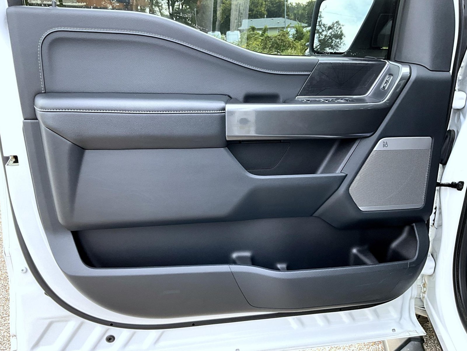 Used 2023 White Ford XLT image 11