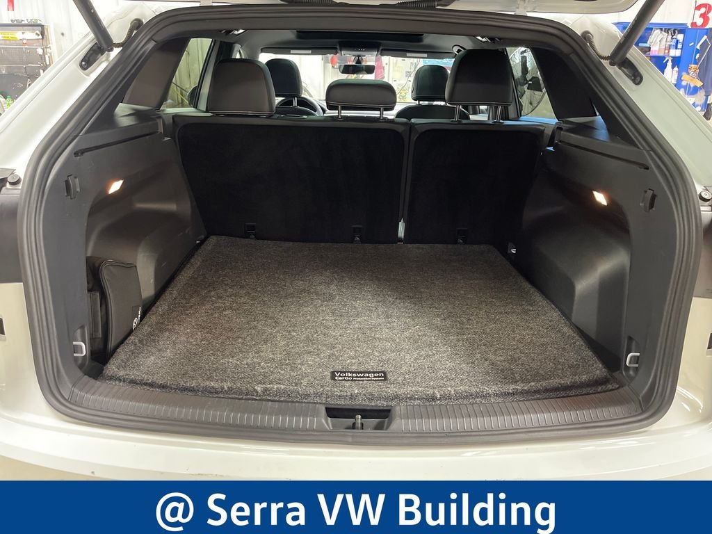 Used 2023 Pure White Volkswagen 3.6L V6 SE w/Technology image 30