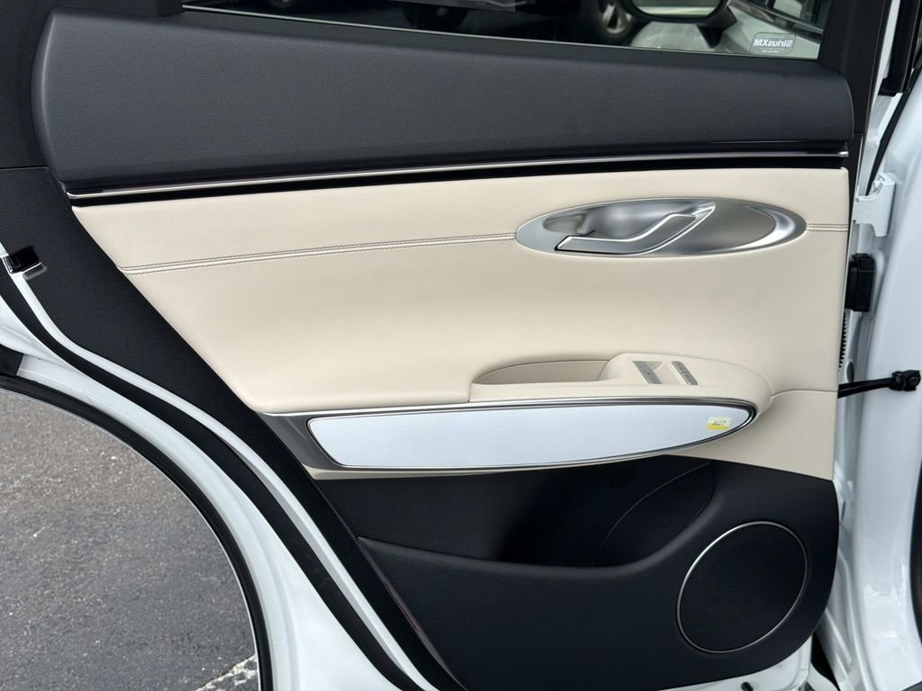 New 2026 White Genesis 2.5T Select image 13