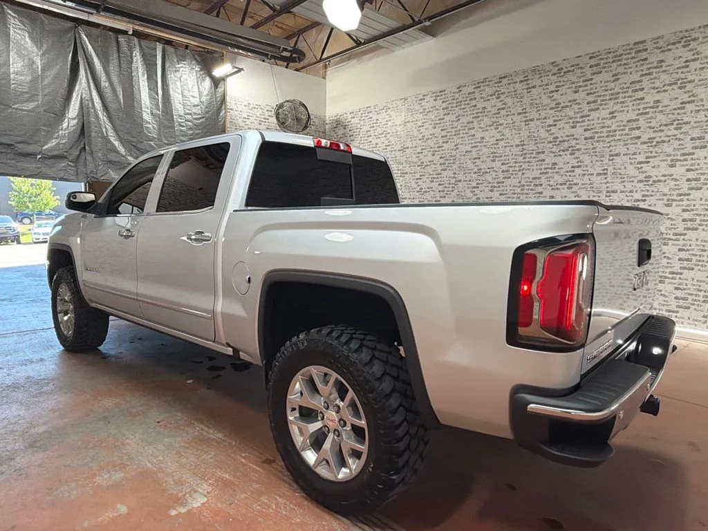 Used 2018 Quicksilver Metallic GMC SLT image 5