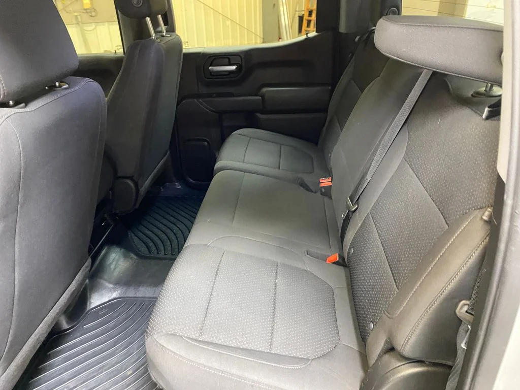 Used 2022 Silver Chevrolet Custom image 24