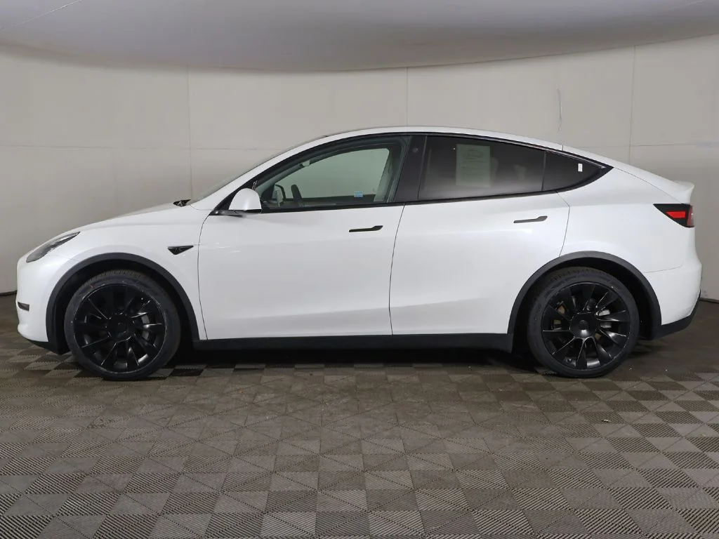 Used 2023 White Tesla Long Range image 20