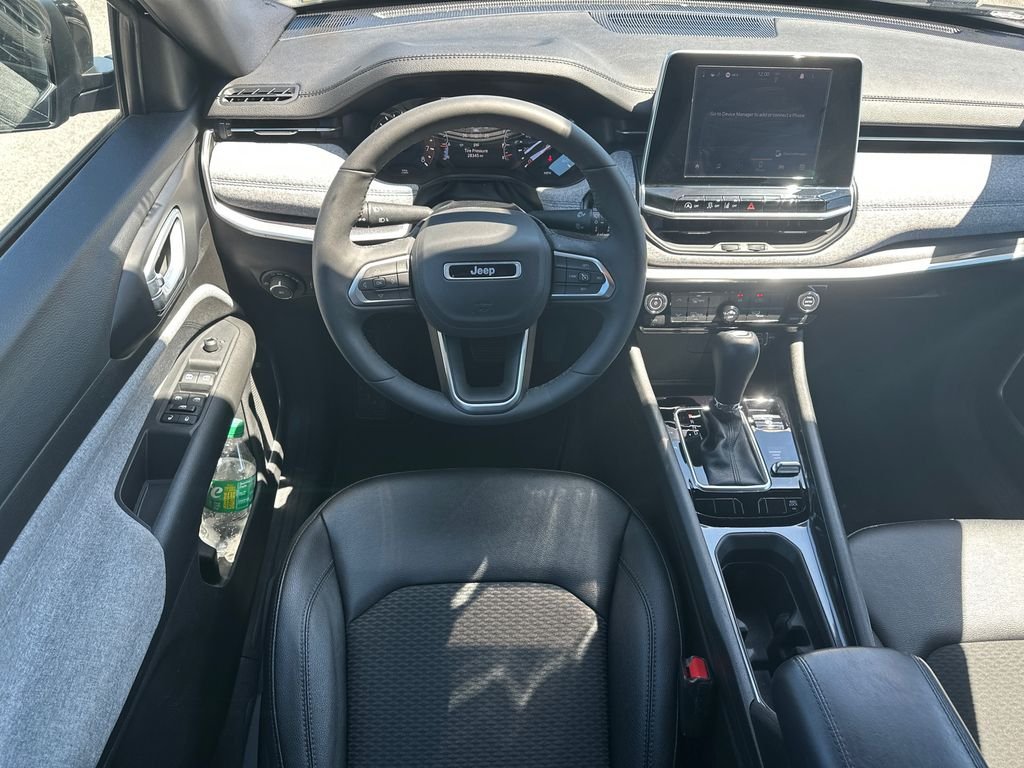 Used 2025 Black Jeep Latitude image 22