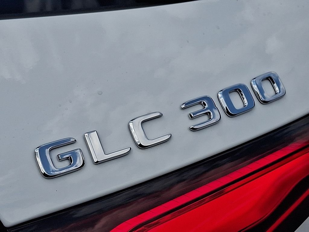 New 2026 Polar White Mercedes-Benz GLC 300 image 21