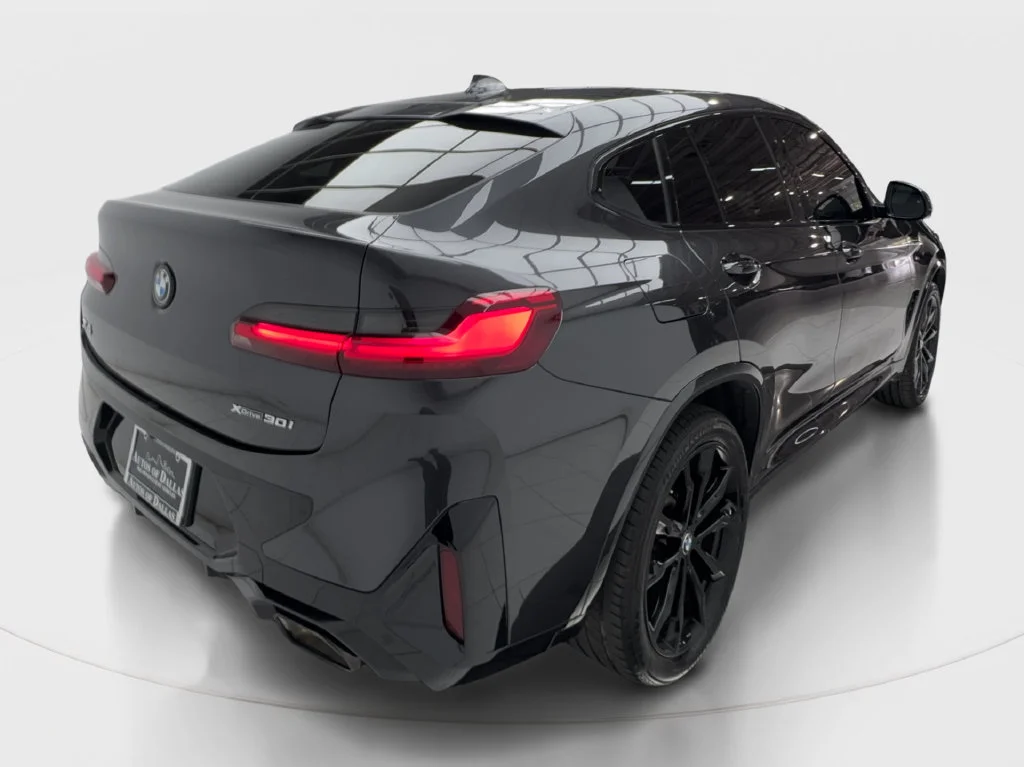Used 2025 Gray BMW xDrive30i image 8