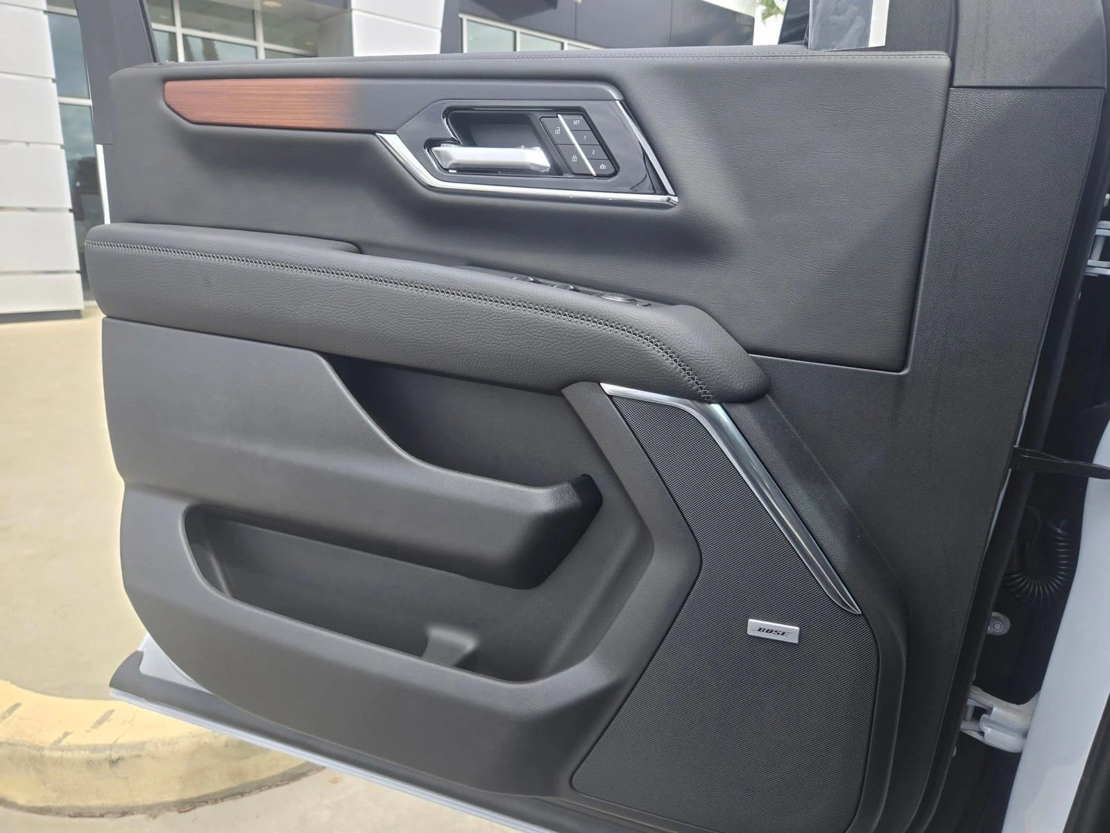 2026 GMC Yukon XL Denali - Photo 13