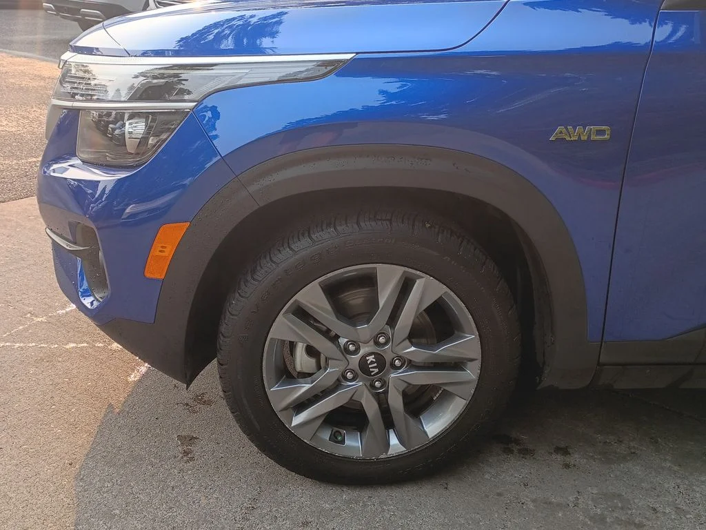 Used 2021 Neptune Blue Kia S image 9