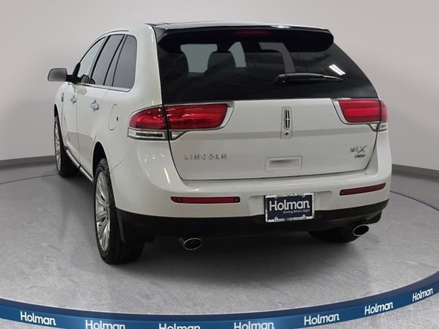 Used 2015 White Lincoln Base image 7