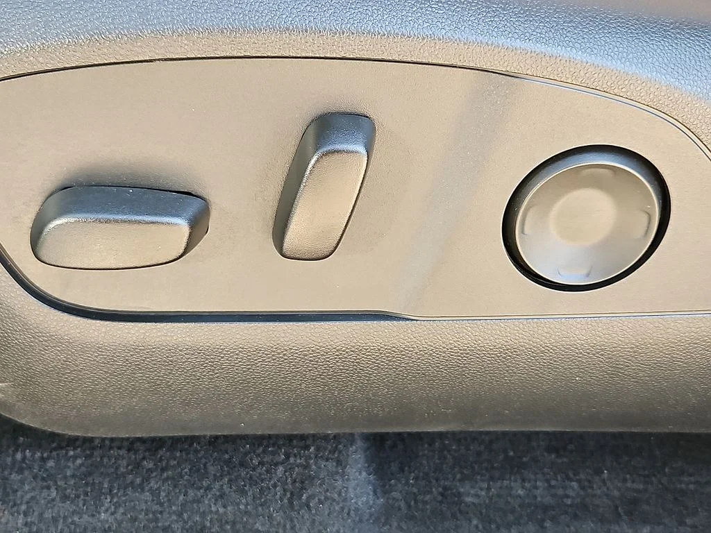 Used 2025 Gray Buick Preferred image 19