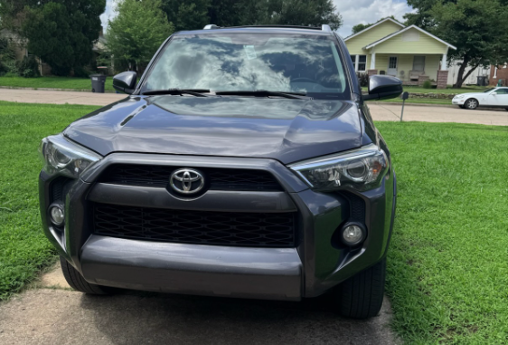 Used 2018 Gray Toyota SR5 image 1
