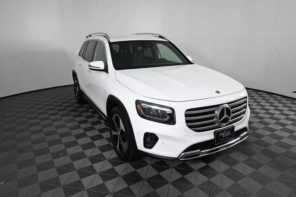 Used 2024 Polar White Mercedes-Benz GLB 250 image 24
