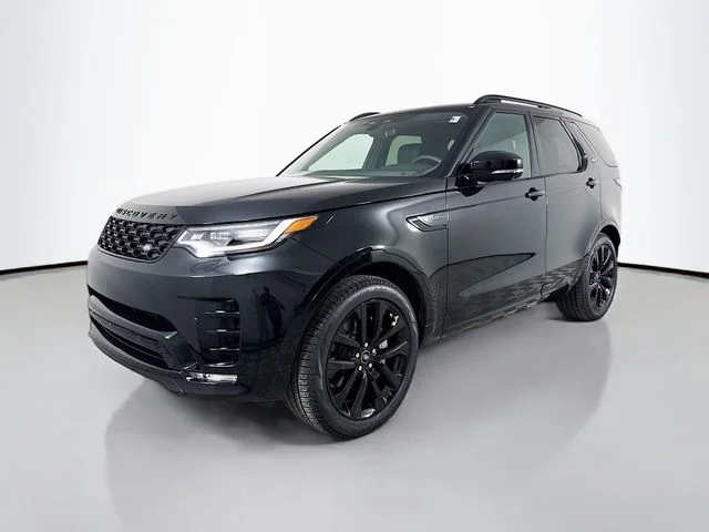 2026 Land Rover Discovery P300 Dynamic SE's photo