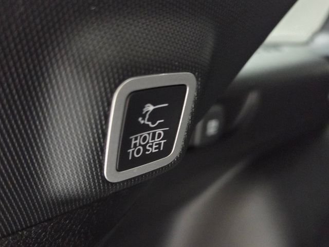 New 2026 Baltic Gray Metallic Clear-Coat Exterior Paint Jeep Altitude image 12