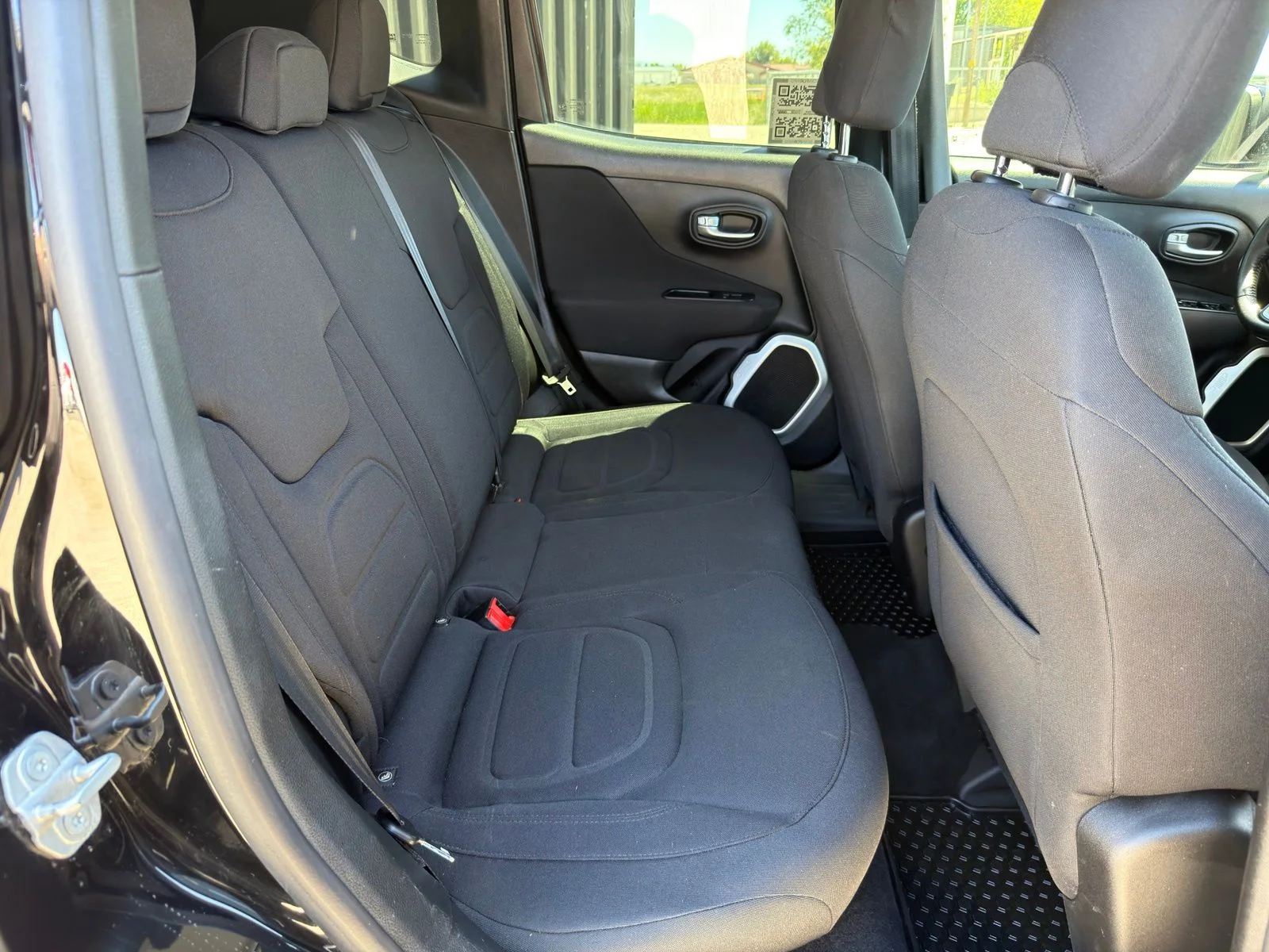 Used 2018 Black Jeep Latitude image 29