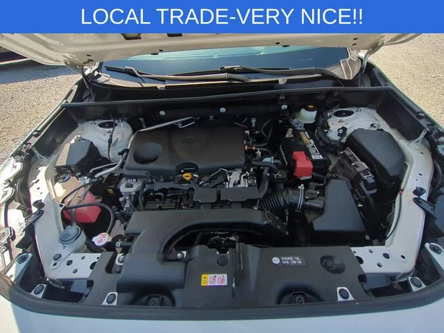 Used 2019 White Toyota XLE Premium image 37