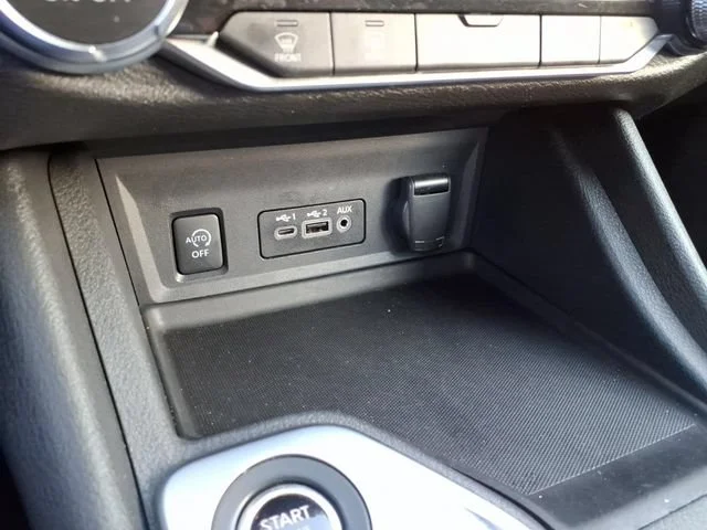 Used 2024 White Nissan SV Xtronic CVT image 19
