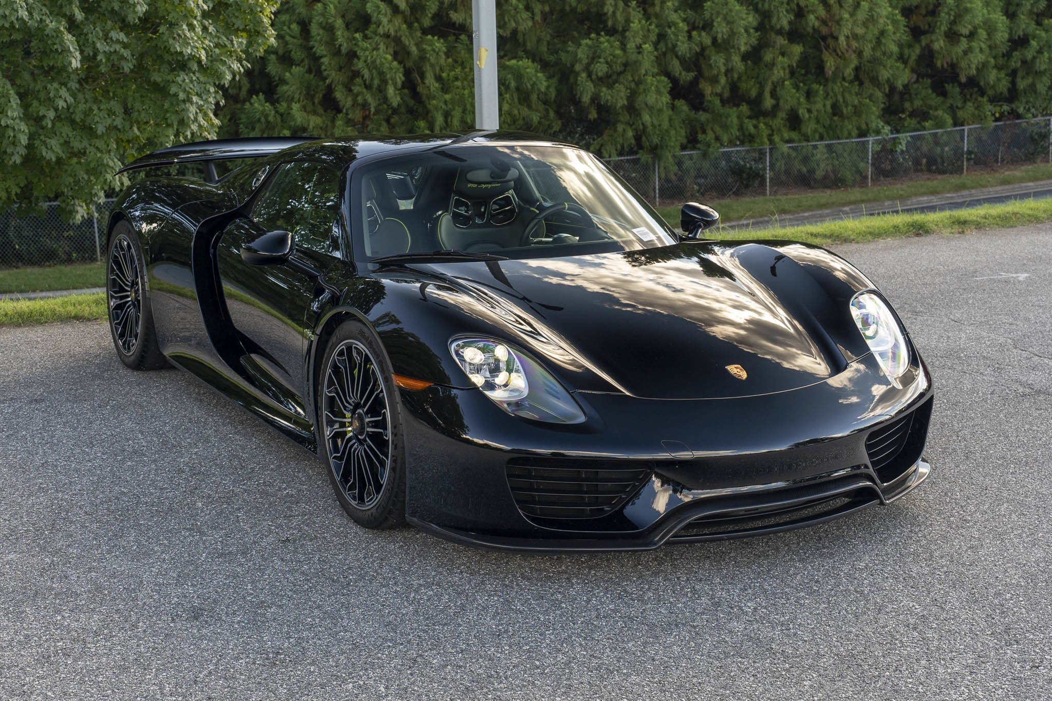 Used 2015 Black Porsche  image 9