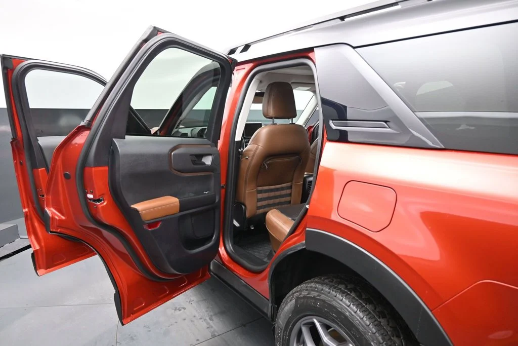 Used 2023 Red Ford Badlands image 16