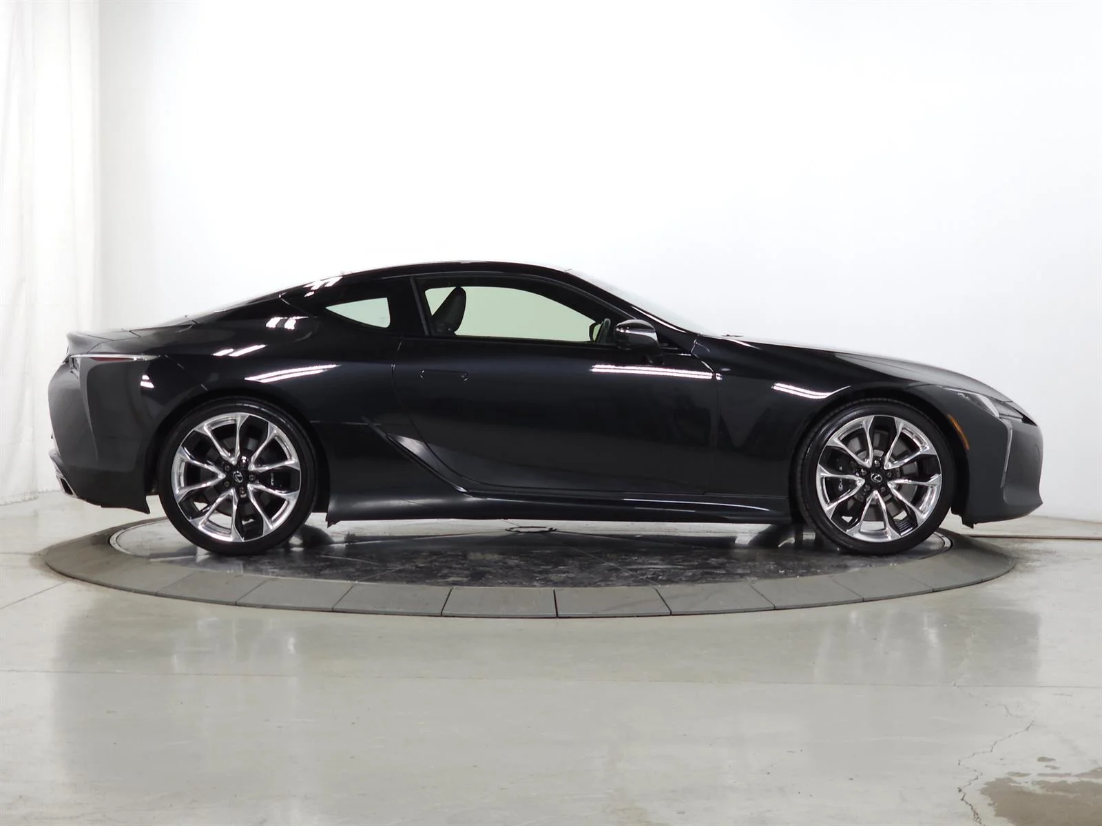 2023 Lexus LC 500 - Photo 10