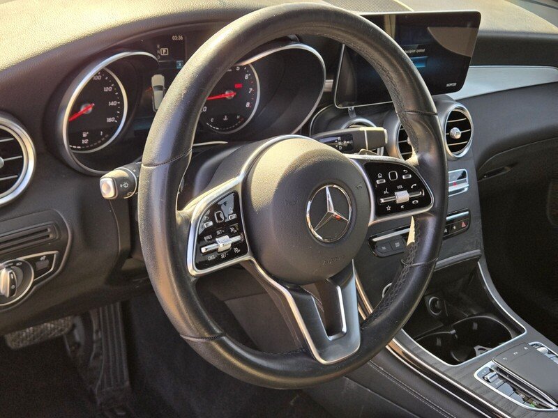 Used 2020  Mercedes-Benz GLC 300 image 19