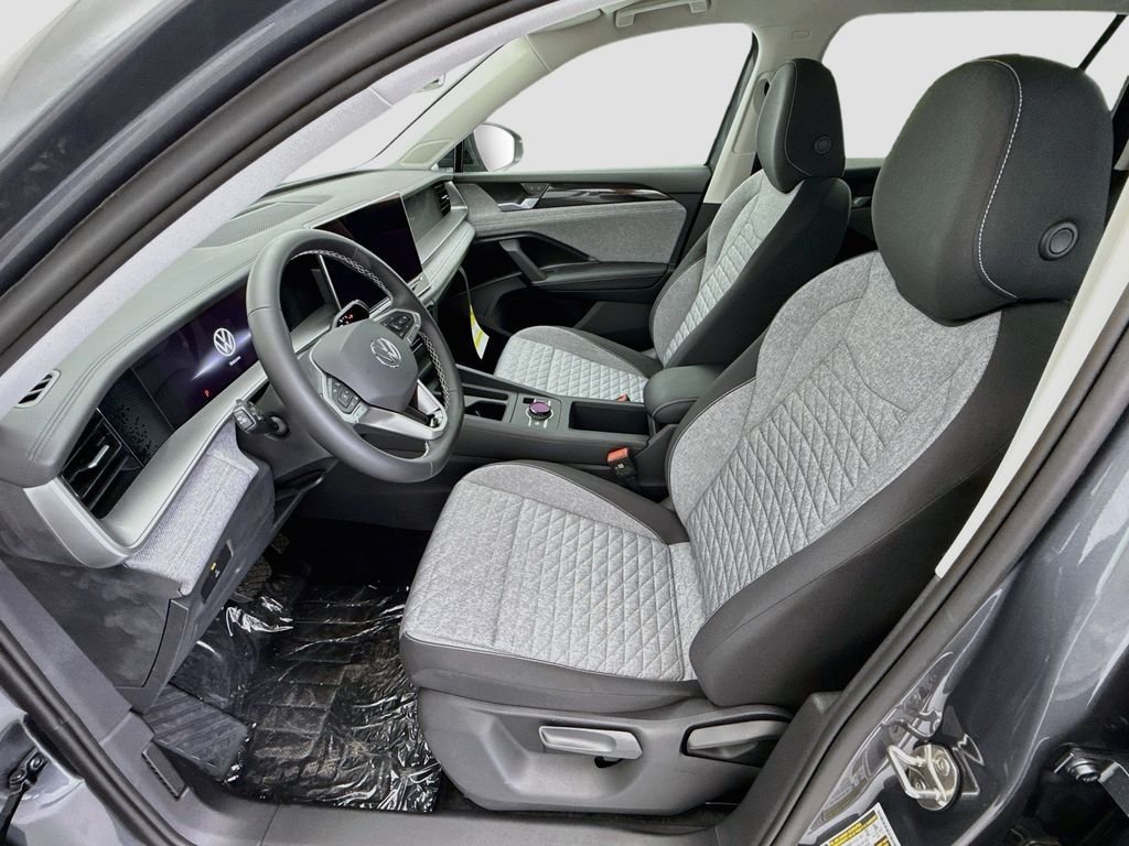 New 2026 Platinum Gray Metallic Volkswagen S image 17