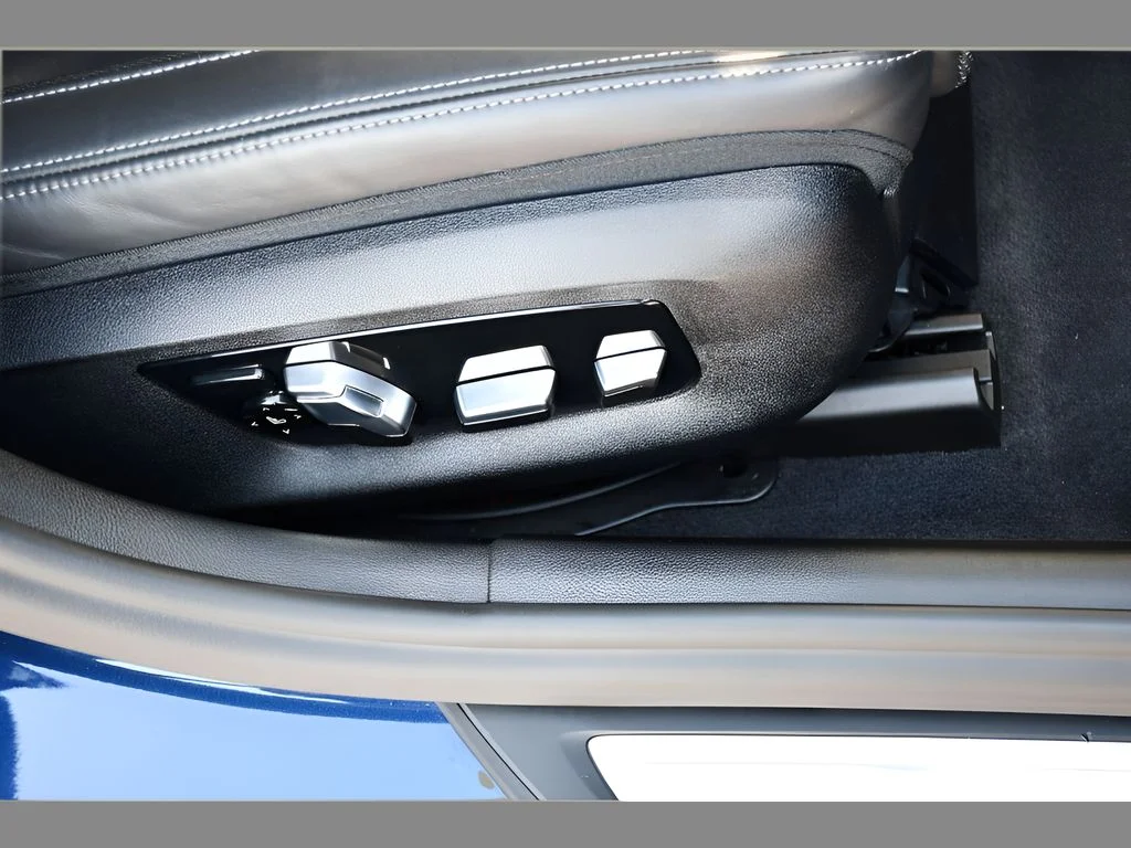 Used 2022 Blue BMW 540i xDrive image 31