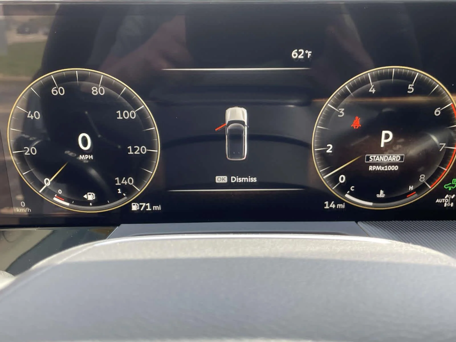New 2026 Radiant White INFINITI LUXE image 3