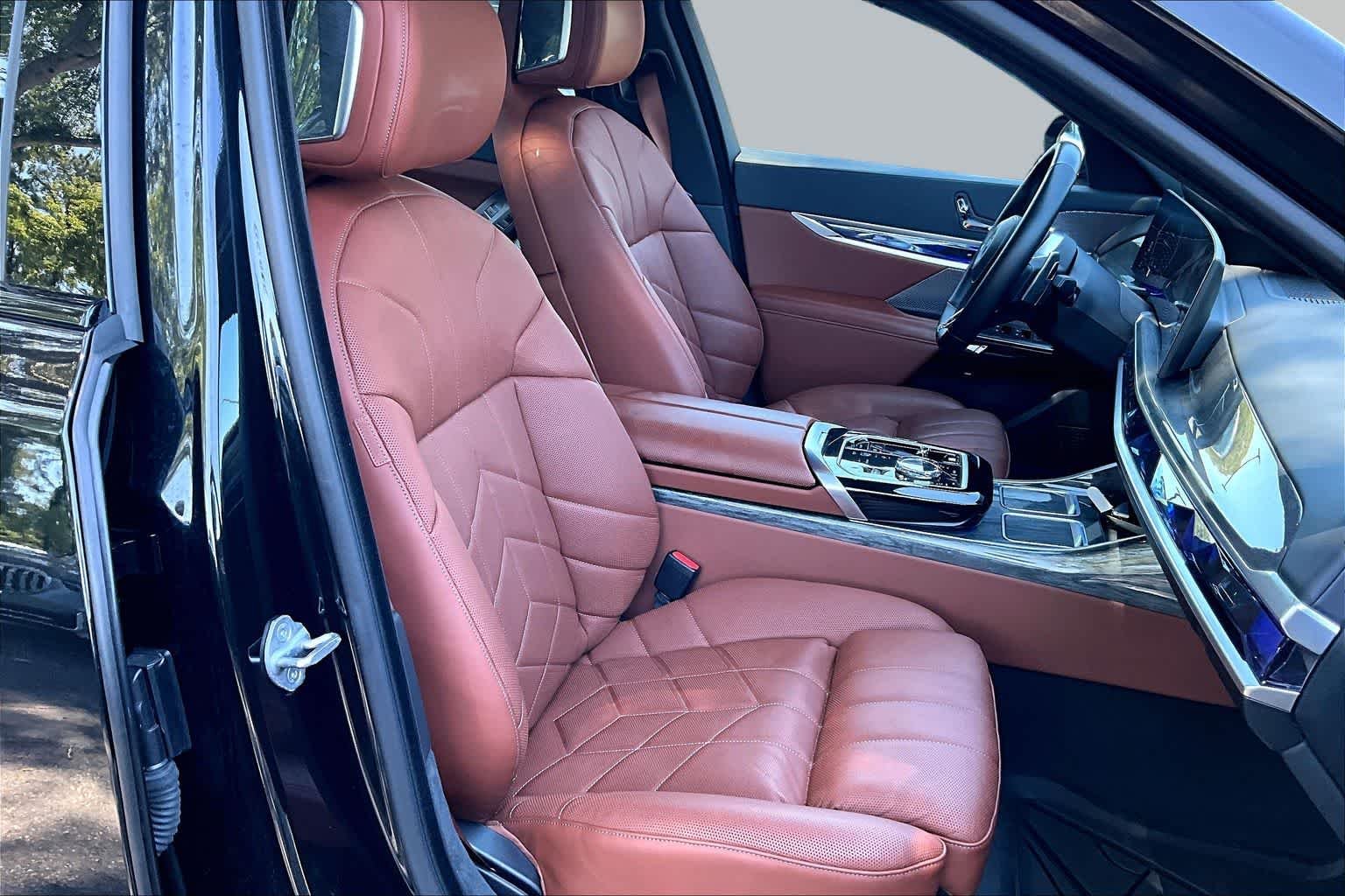 Certified Used 2024 Black Sapphire Metallic BMW 760i xDrive image 9