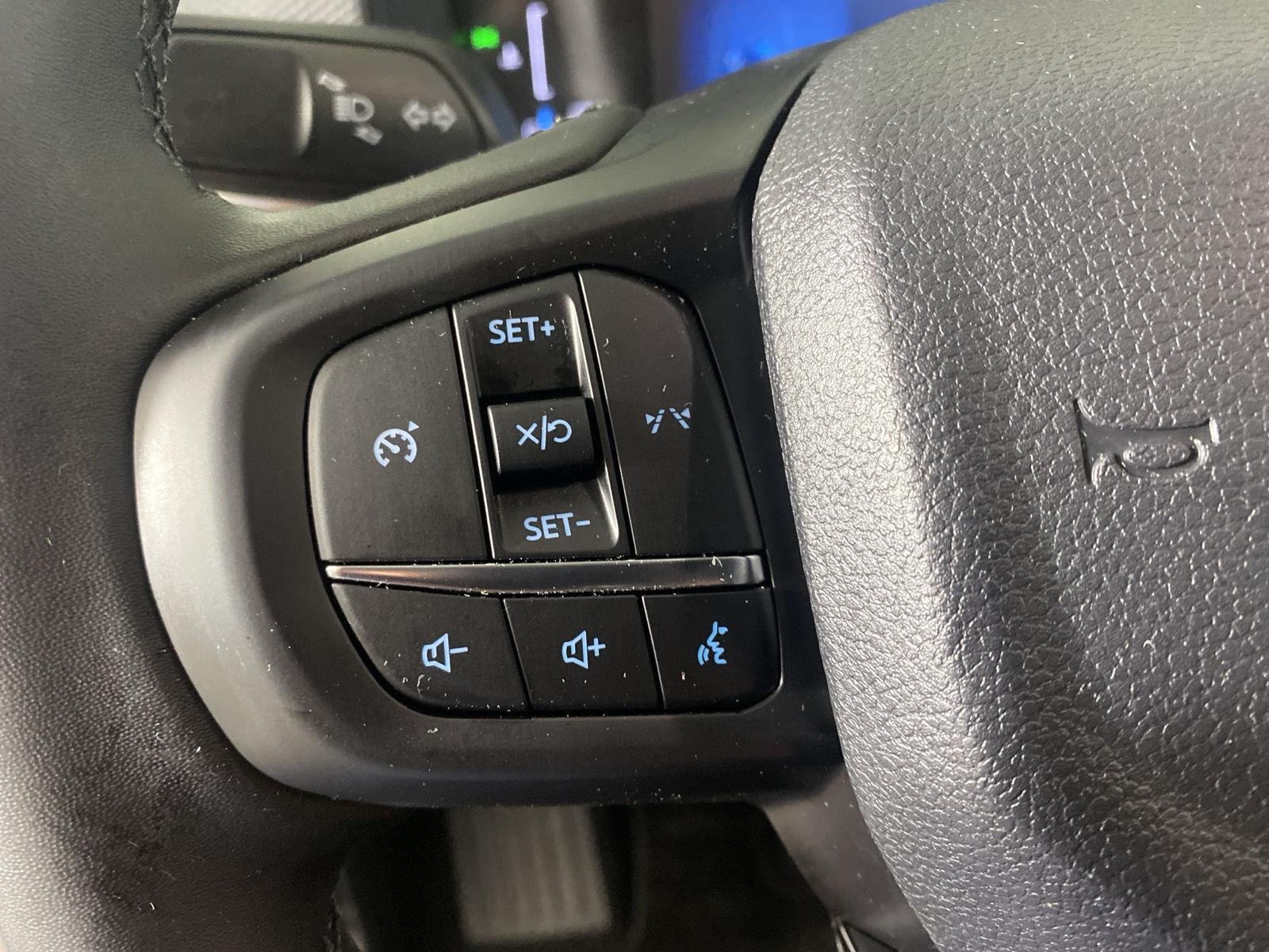 Used 2025 Oxford White Ford XLT image 17