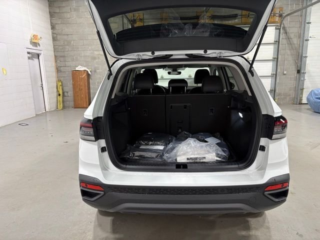 New 2026 White Volkswagen 1.5T SE Black image 14