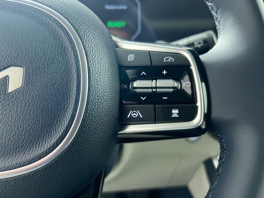 New 2026 Ceramic Silver Kia SX image 19