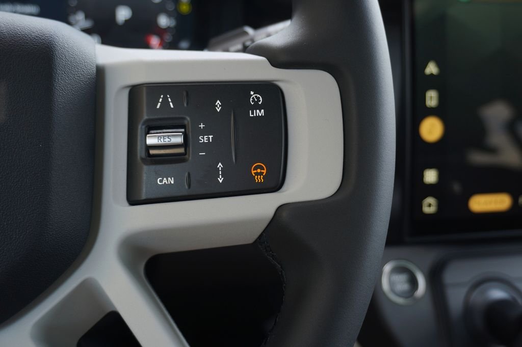 New 2026 Fuji White Land Rover S image 17