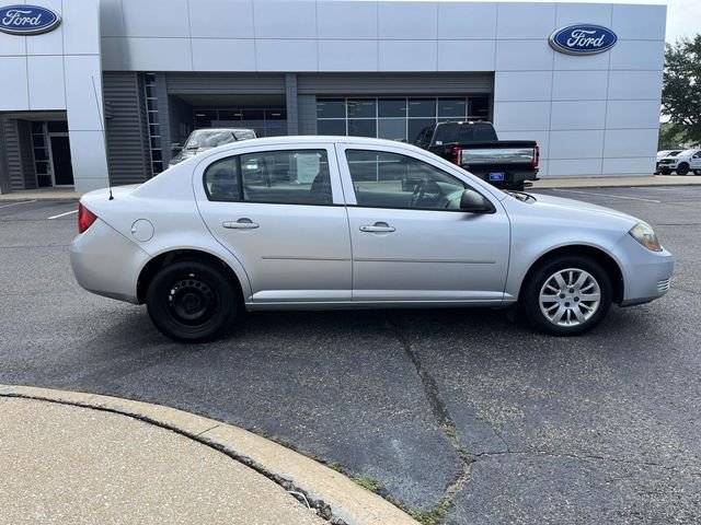 Used 2010 Silver Chevrolet LS image 2