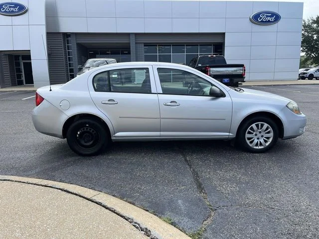 Used 2010 Silver Chevrolet LS image 2