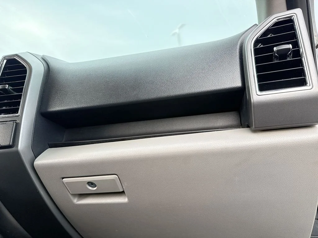 Used 2015 Ingot Silver Ford XLT image 22