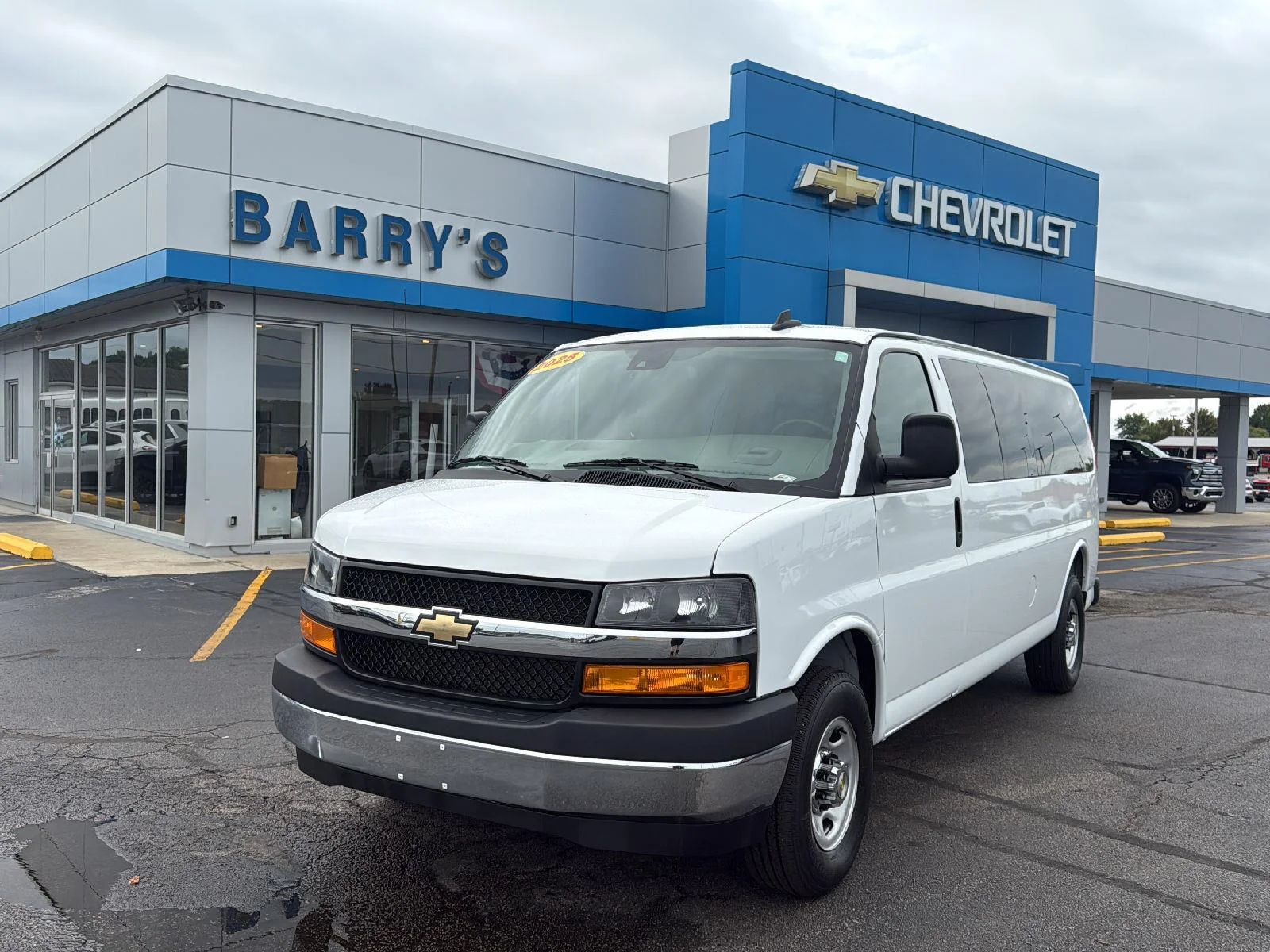 2025 Chevrolet Express Passenger